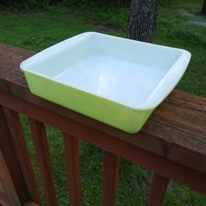 Vintage Pyrex #222 8 Inch Square Lime Green